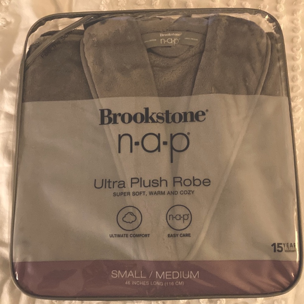 Never worn. Cozy robe